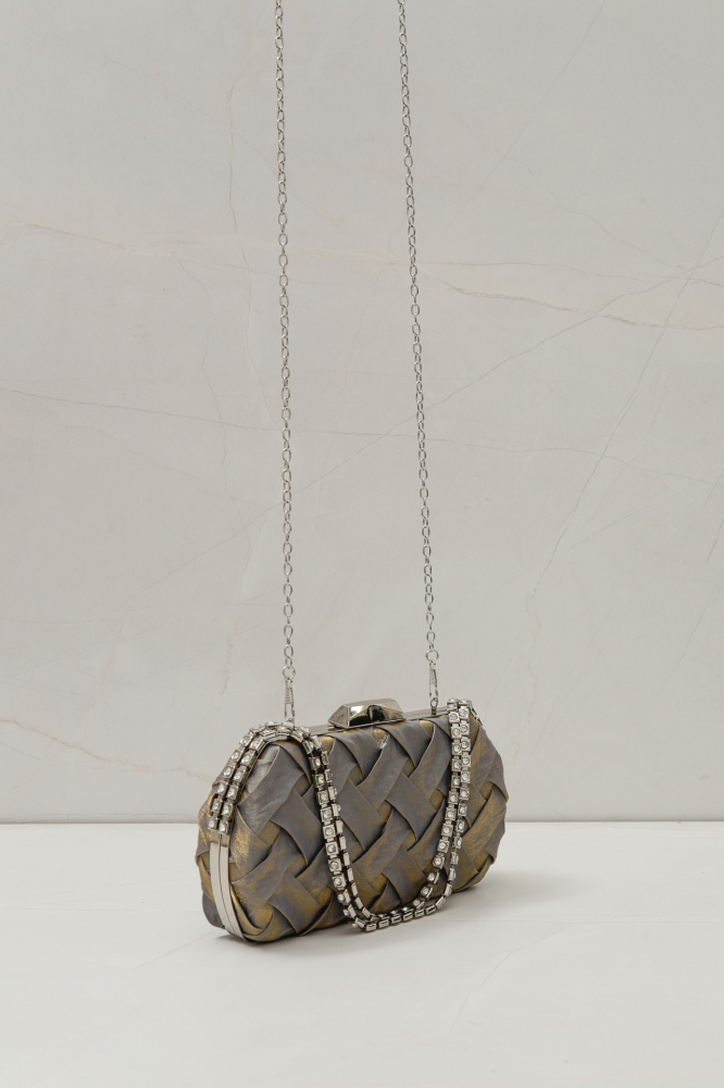 9035836 - Bolsa Clutch com Detalhes Alça Corrente CINZA 9035836 - Bolsa Clutch com Detalhes Alça Corrente CINZA