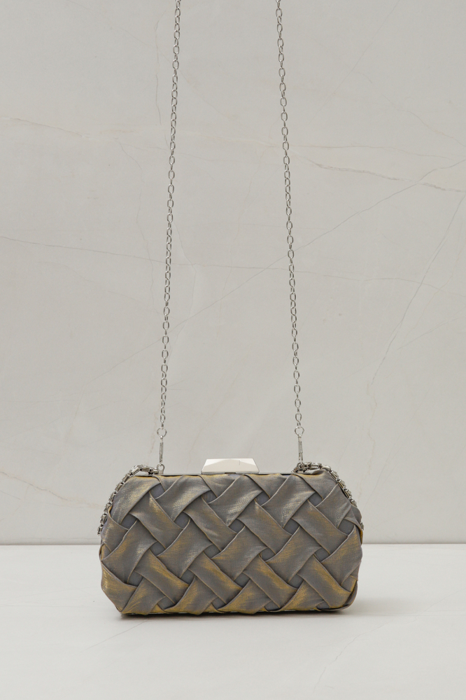 9035836 - Bolsa Clutch com Detalhes Alça Corrente CINZA 9035836 - Bolsa Clutch com Detalhes Alça Corrente CINZA