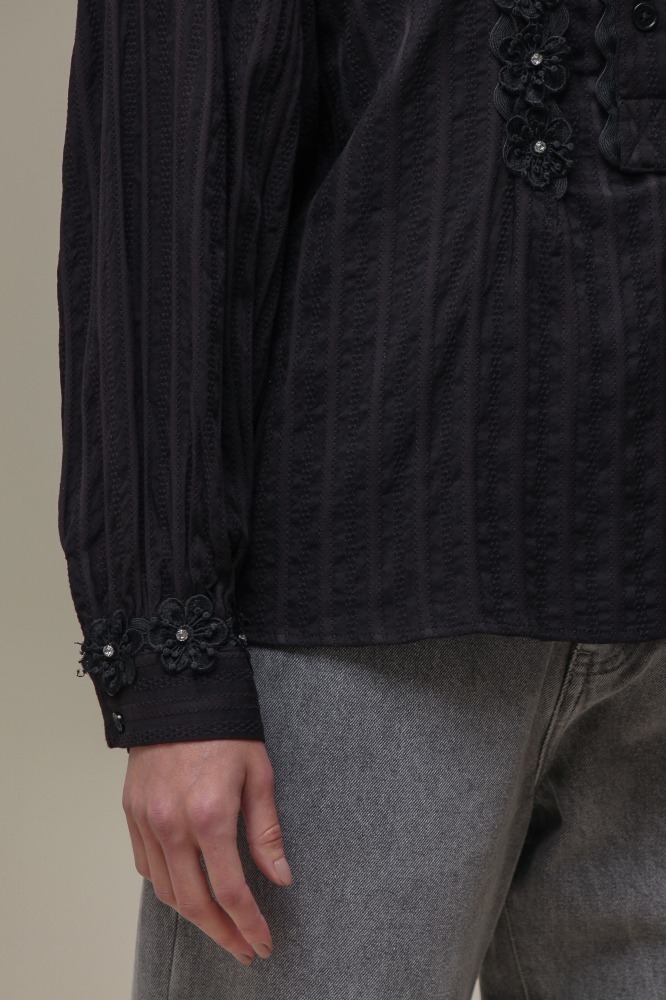 9036409 - Camisa Detalhes Flores e Brilhos PRETO 9036409 - Camisa Detalhes Flores e Brilhos PRETO