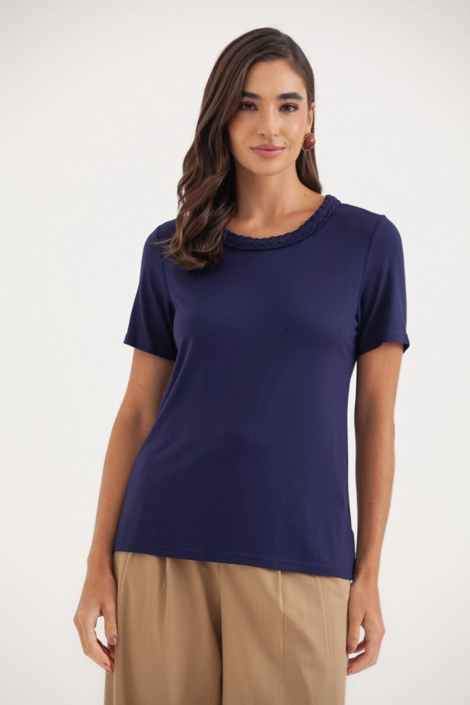 9036551 - Camiseta Decote Trançado MARINHO 9036551 - Camiseta Decote Trançado MARINHO - Imagem 1
