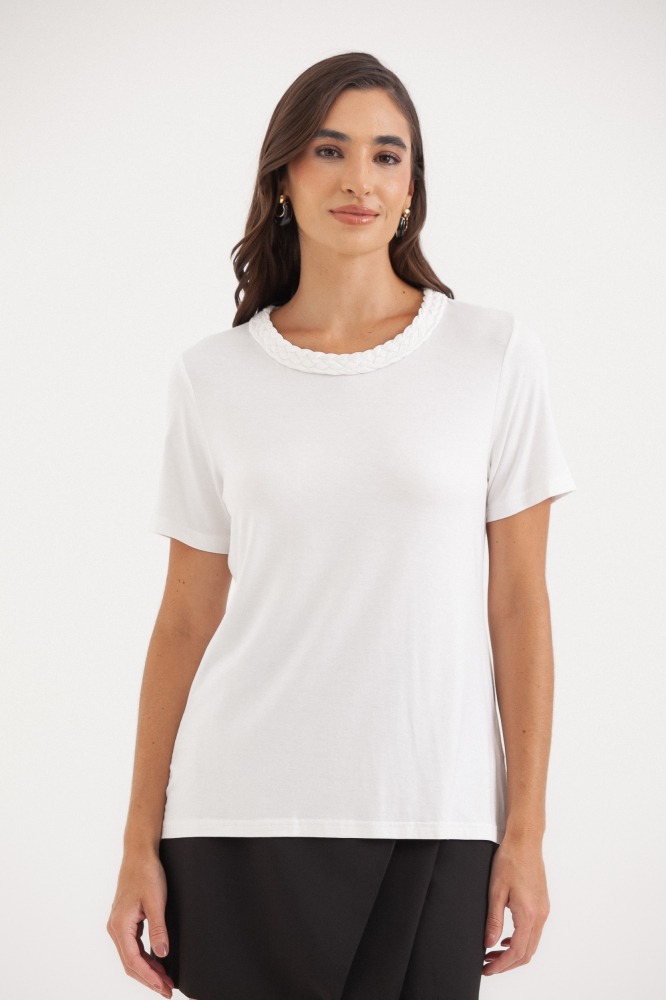 9036551 - Camiseta Decote Trançado OFF-WHITE 9036551 - Camiseta Decote Trançado OFF-WHITE