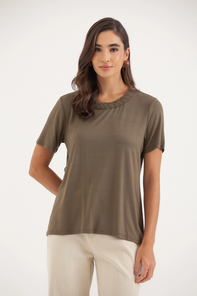 9036551 - Camiseta Decote Trançado VERDE OLIVA 9036551 - Camiseta Decote Trançado VERDE OLIVA - Imagem 2
