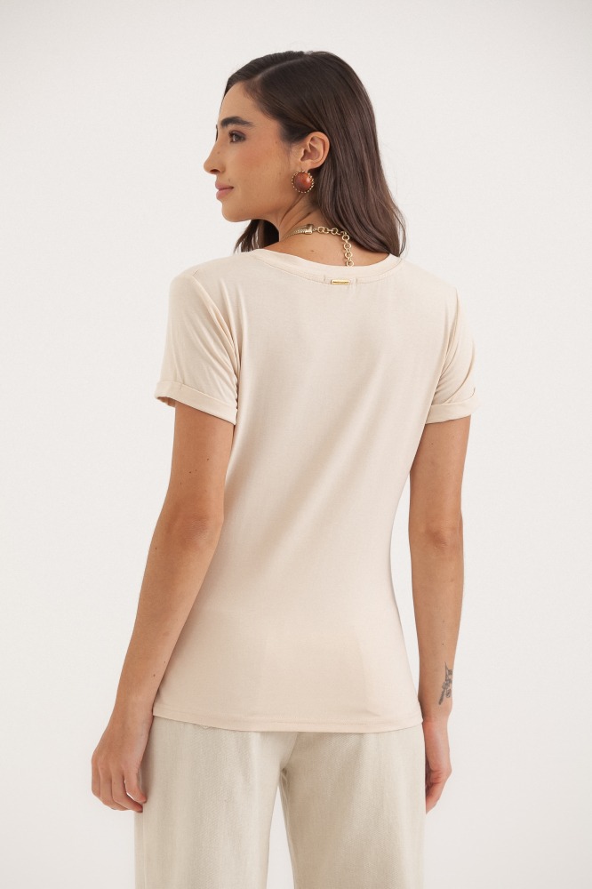 9036552 - Camiseta Basic Decote V  BEGE