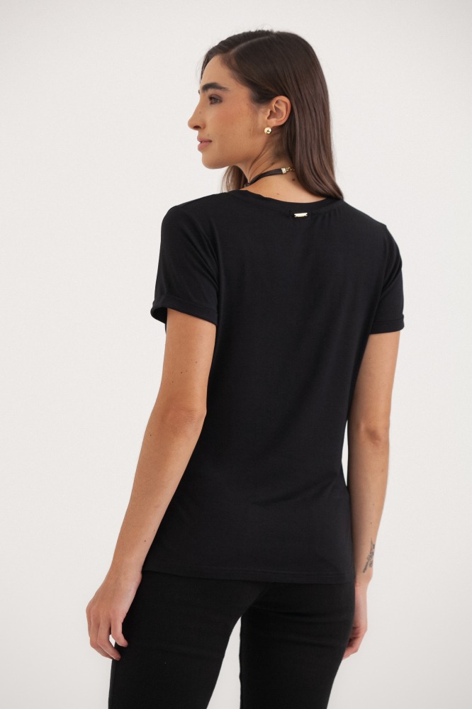 9036552 - Camiseta Basic Decote V  PRETO