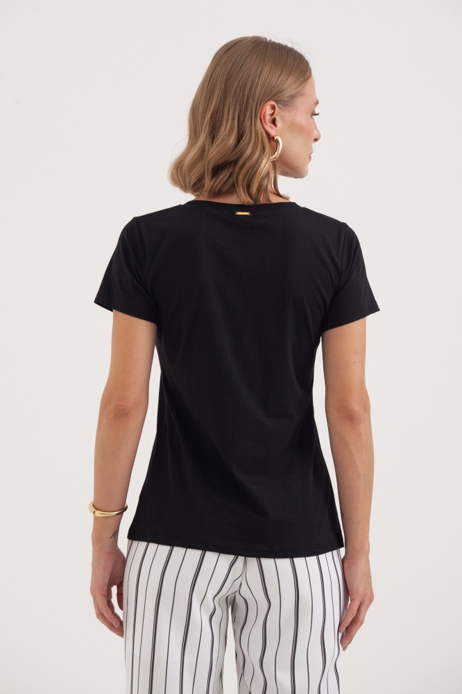 9036553 - Camiseta Basic Decote V  PRETO