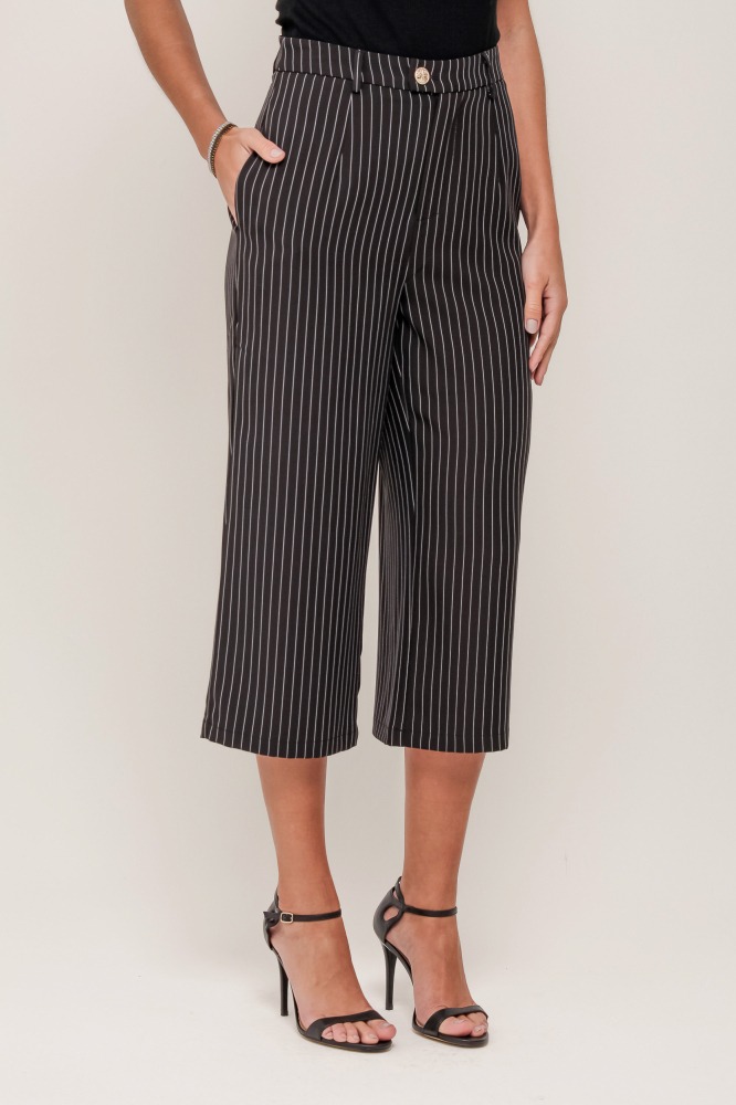 9036914 - Calça Capri Risca De Giz PRETO