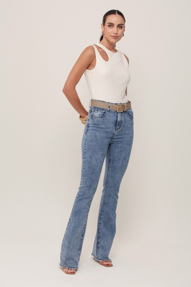 9036921 - Calça Reta Barra Desfiada JEANS