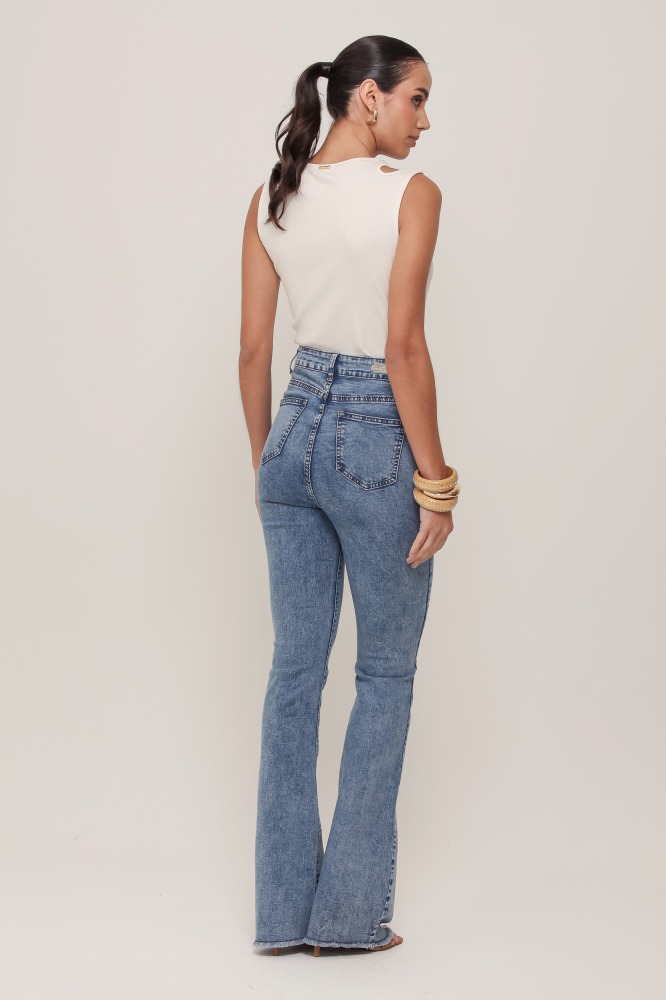9036921 - Calça Reta Barra Desfiada JEANS