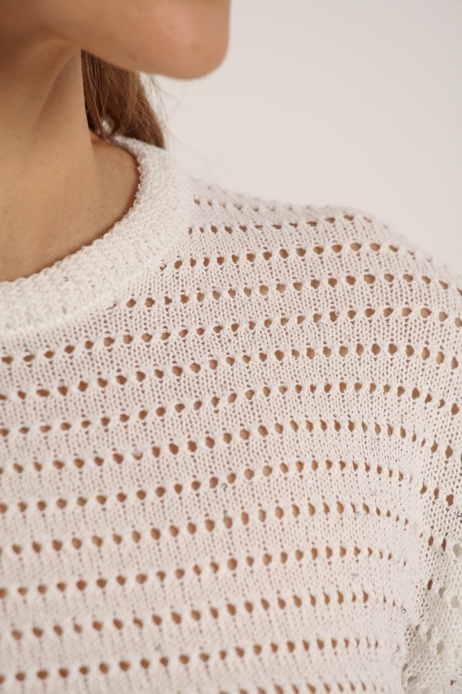 9036968 - Blusa Tricot Com Vazados E Paetê   OFF-WHITE