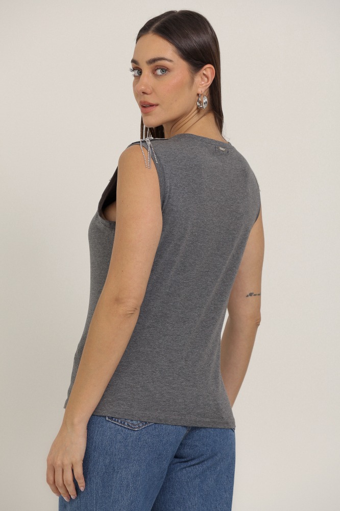 9037050 - Camiseta Detalhe Brilhante Ombros MESCLA 9037050 - Camiseta Detalhe Brilhante Ombros MESCLA