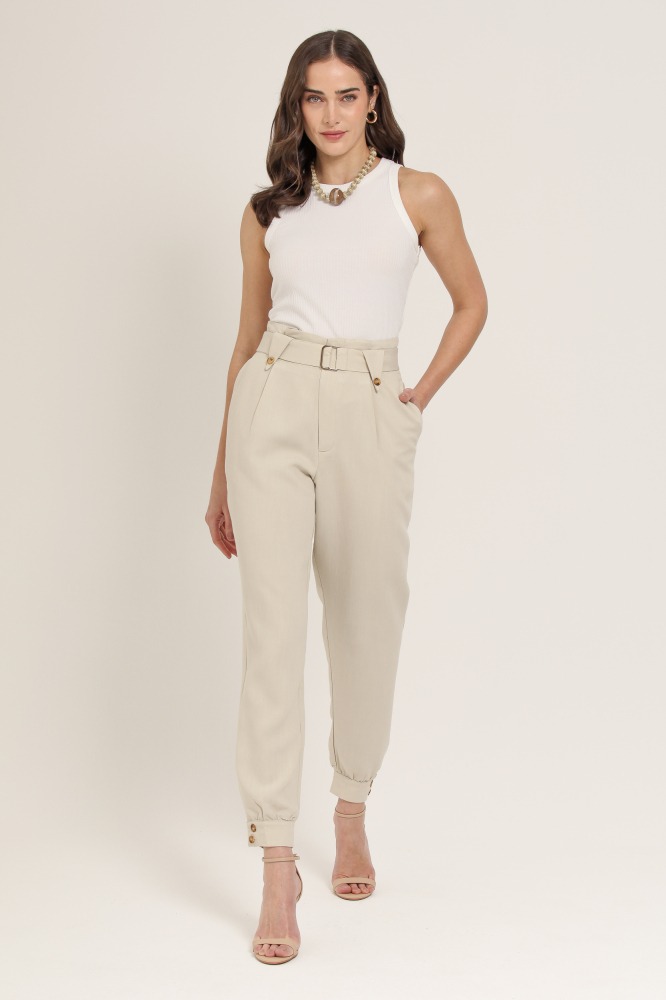9037116 - Calça Jogger Alfaiataria Chino CAQUI