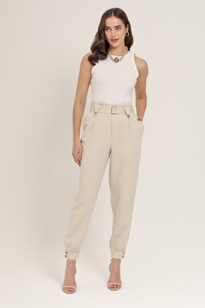 9037116 - Calça Jogger Alfaiataria Chino CAQUI