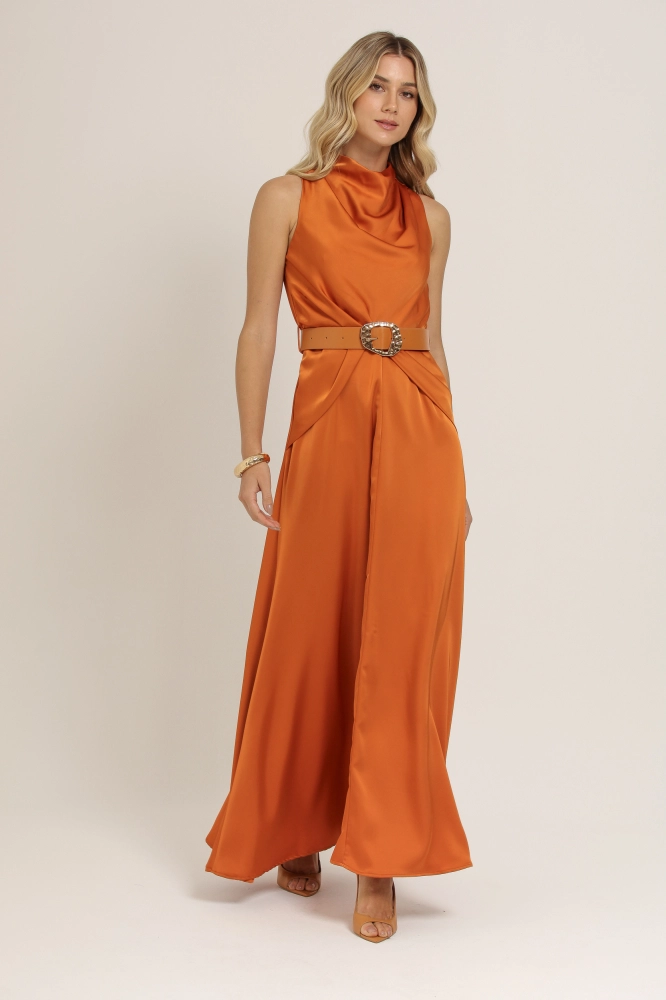 9037119 - VESTIDO LONGO ACETINADO COM CINTO LARANJA
