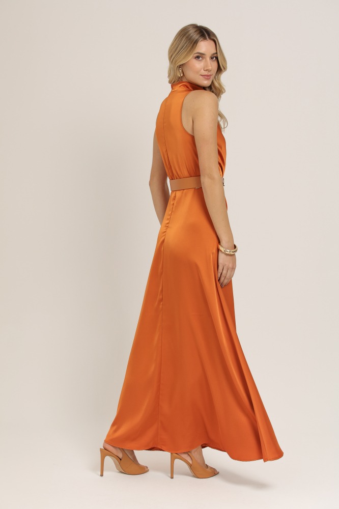 9037119 - VESTIDO LONGO ACETINADO COM CINTO LARANJA