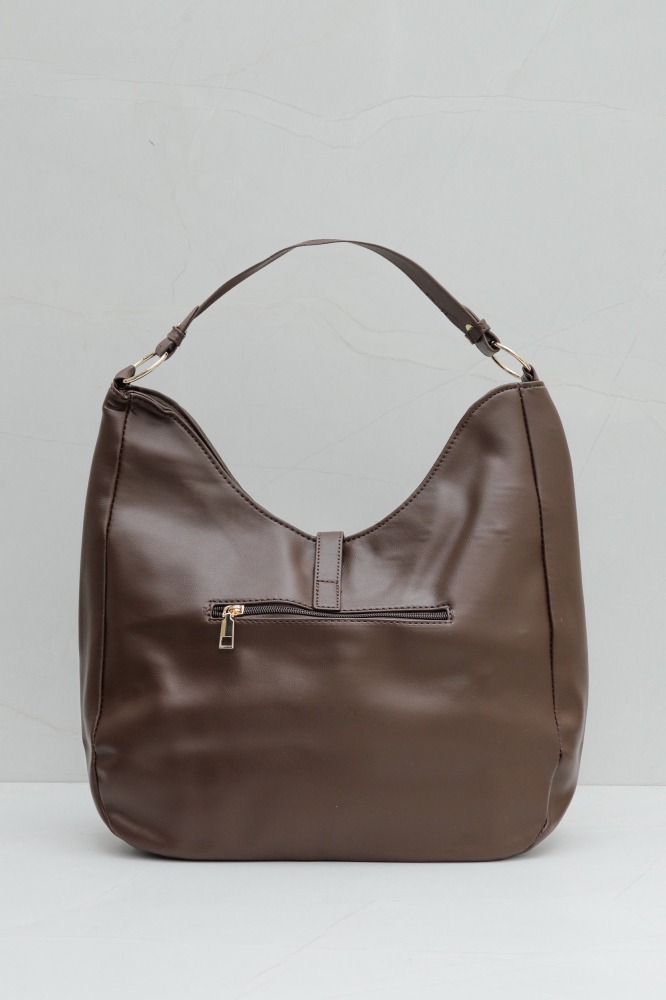 9037242 - Bolsa Oval Tachas MARROM