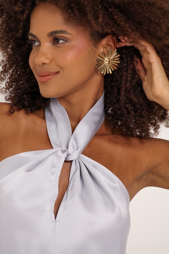 9037376 - Regata Acetinada Decote V Com Gola PRATA