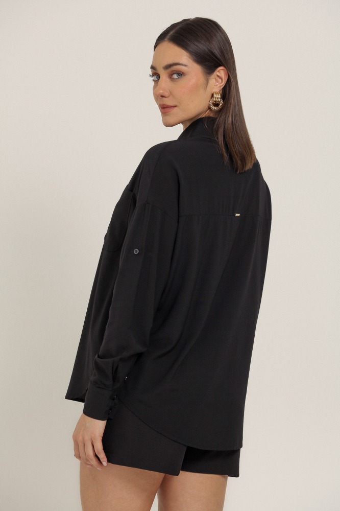 9037389 - Camisa Básica Viscolinho Com Bolso PRETO
