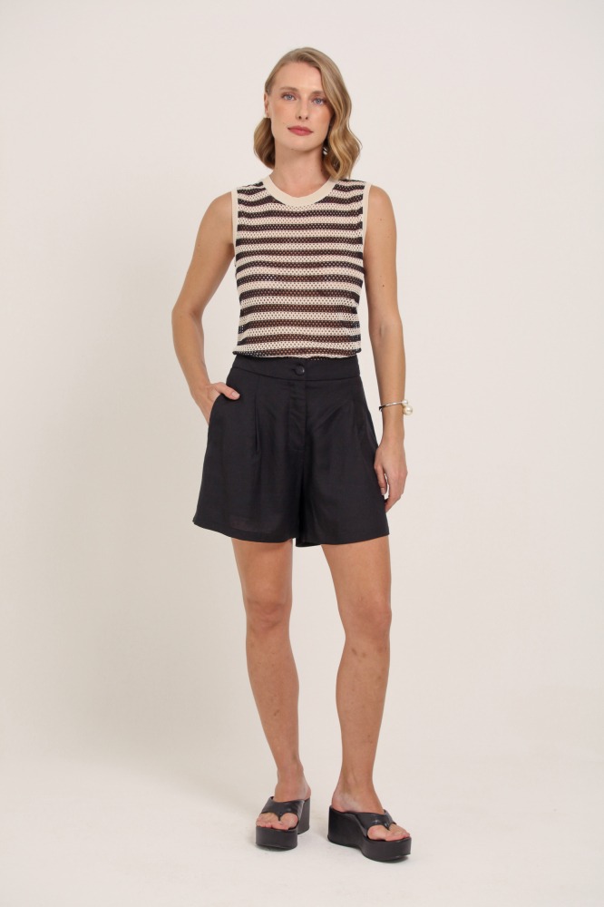 9037401 - Shorts Linho Pregas Botão Forrado  PRETO