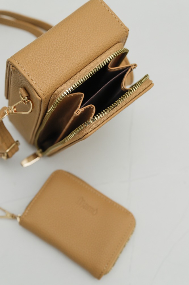 9037470 - Porta Celular Fecho Argola CAMEL 9037470 - Porta Celular Fecho Argola CAMEL