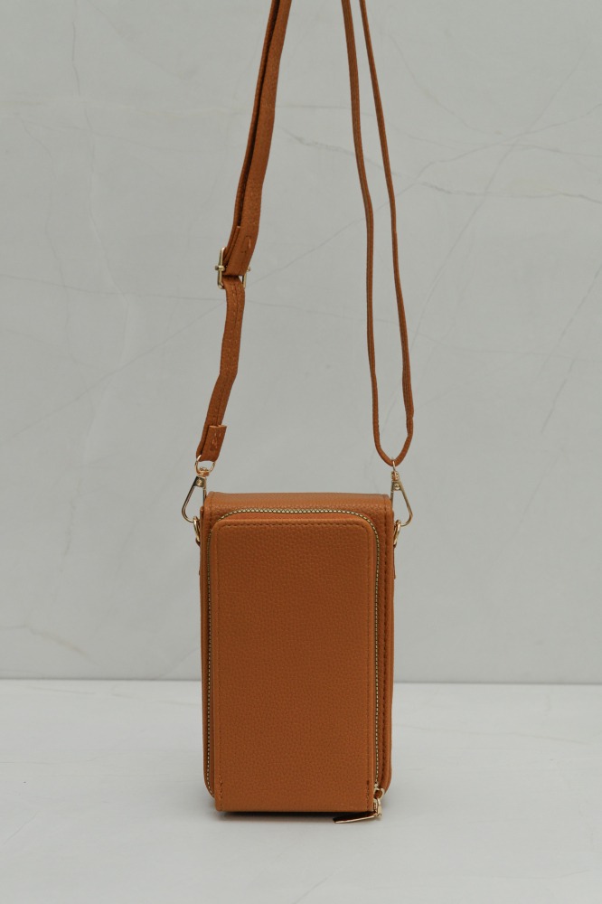 9037470 - Porta Celular Fecho Argola CARAMELO 9037470 - Porta Celular Fecho Argola CARAMELO