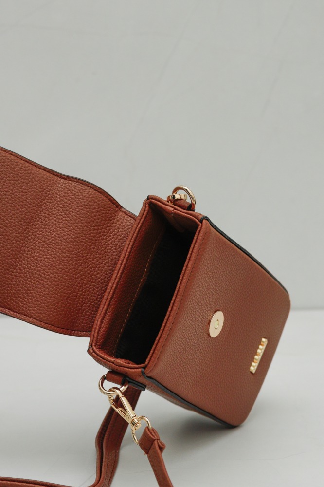 9037472 - Porta Celular Fecho Sextavado MARROM 9037472 - Porta Celular Fecho Sextavado MARROM