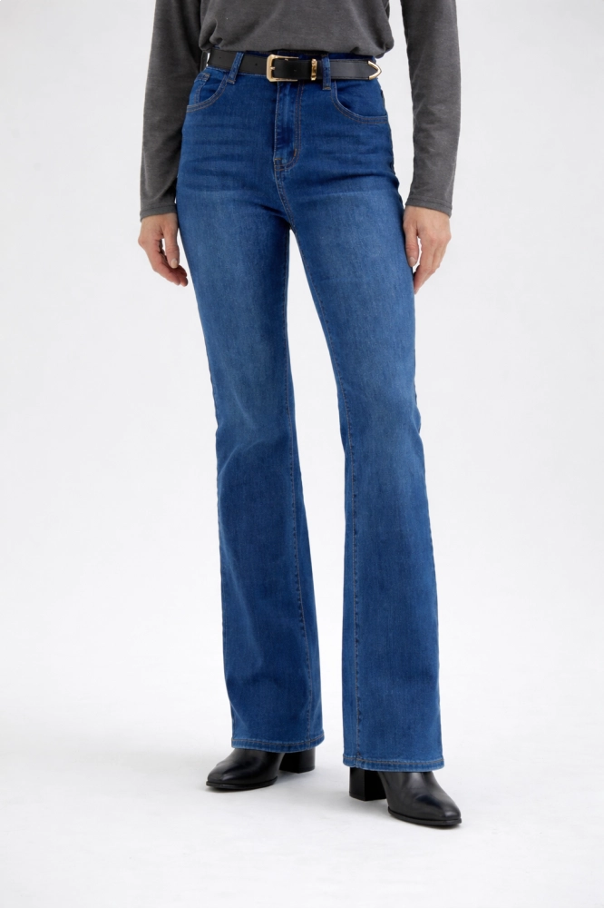9037498 - Calça Jeans Bootcut Com Cinto JEANS 9037498 - Calça Jeans Bootcut Com Cinto JEANS - Imagem 2