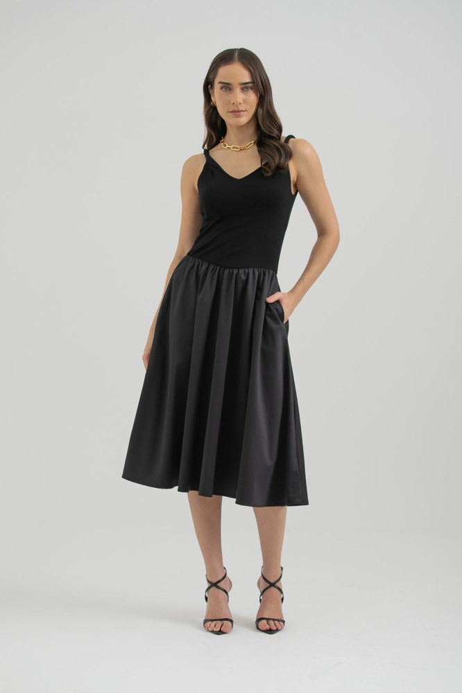 9037616 - Vestido Malha Alça Torcida E Saia Franzida  PRETO - Imagem 1