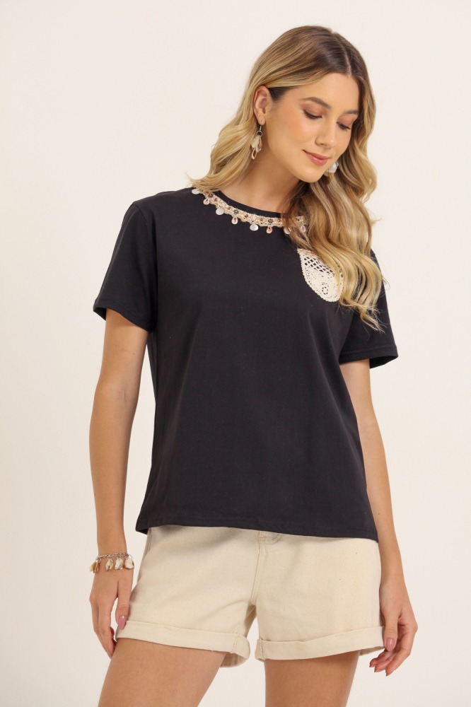 9037632 - Camiseta Com Miçangas E Bolso Crochê PRETO 9037632 - Camiseta Com Miçangas E Bolso Crochê PRETO
