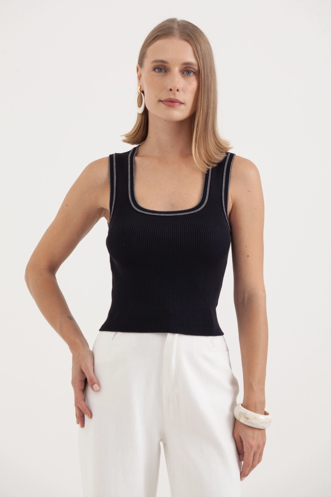 9037683 - Blusa Regata Tricot Pontos Gola E Cava PRETO 9037683 - Blusa Regata Tricot Pontos Gola E Cava PRETO - Imagem 1
