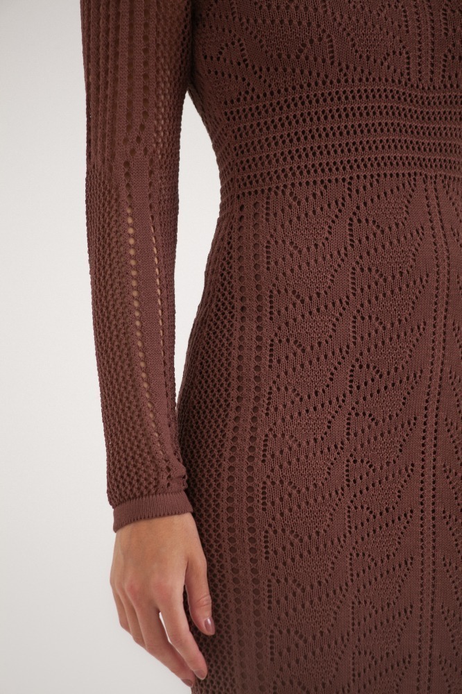 9037684 - Vestido Tricot Manga Longa Ponto Telado MARROM