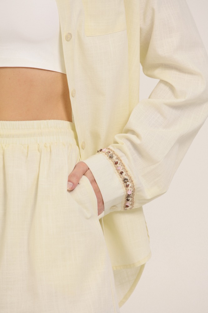 9037693 - Camisa De Linho Com Aplicações E Bordados OFF-WHITE 9037693 - Camisa De Linho Com Aplicações E Bordados OFF-WHITE