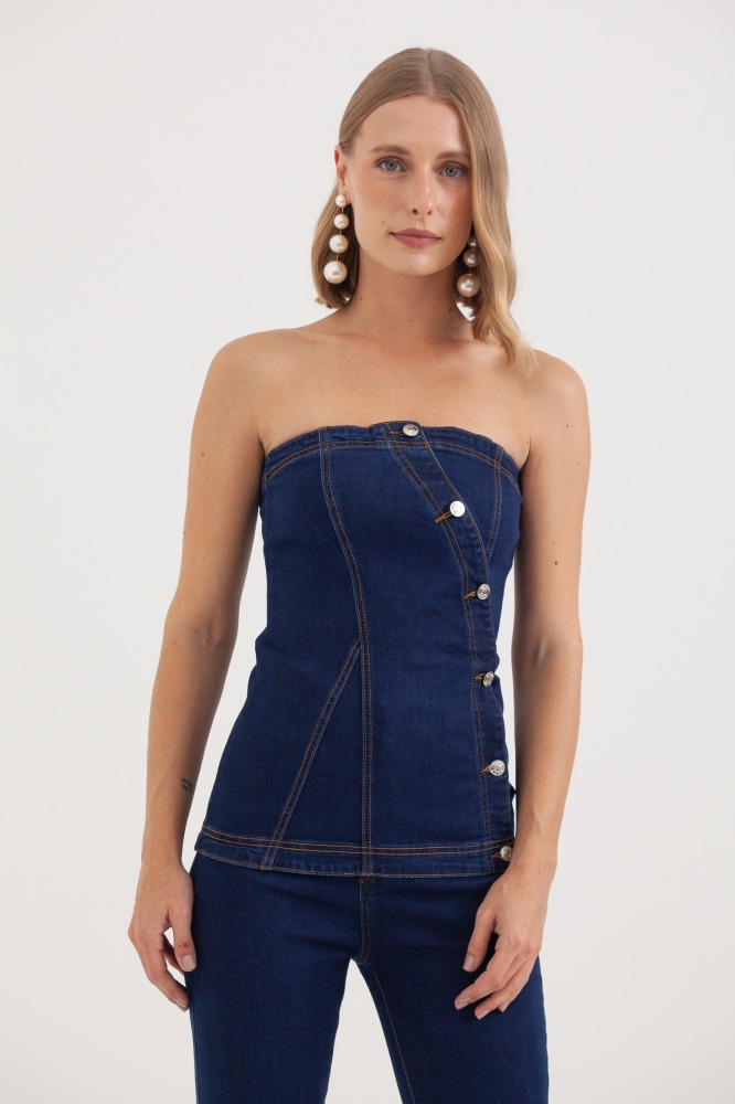 9037721 - Blusa Jeans Sem Alça Botões Diagonais JEANS 9037721 - Blusa Jeans Sem Alça Botões Diagonais JEANS