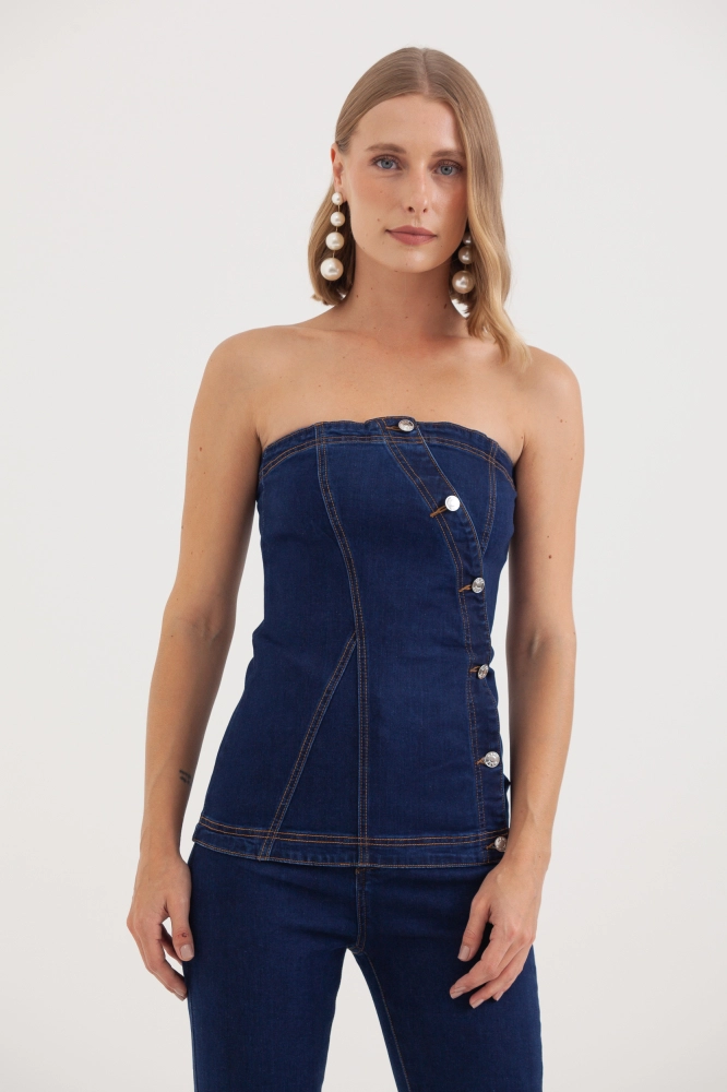 9037721 - Blusa Jeans Sem Alça Botões Diagonais JEANS 9037721 - Blusa Jeans Sem Alça Botões Diagonais JEANS - Imagem 1