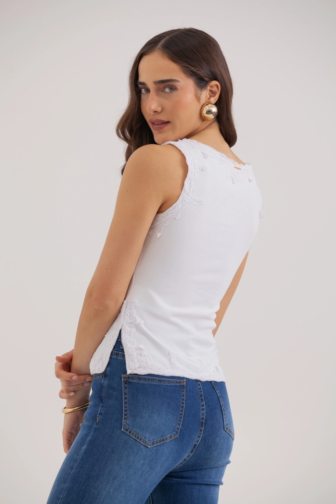 9037749 - Regata Renda Decote Barra E Cava OFF-WHITE 9037749 - Regata Renda Decote Barra E Cava OFF-WHITE - Imagem 2