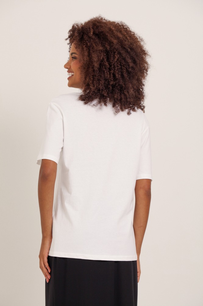 9037760 - Camiseta Frutas Da Feira OFF-WHITE 9037760 - Camiseta Frutas Da Feira OFF-WHITE