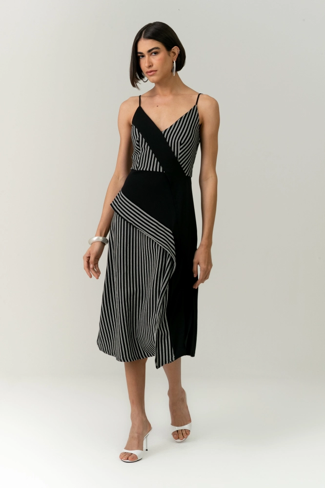 9037784 - Vestido Listrado Com Liso Assimétrico Faixas PRETO 9037784 - Vestido Listrado Com Liso Assimétrico Faixas PRETO - Imagem 1