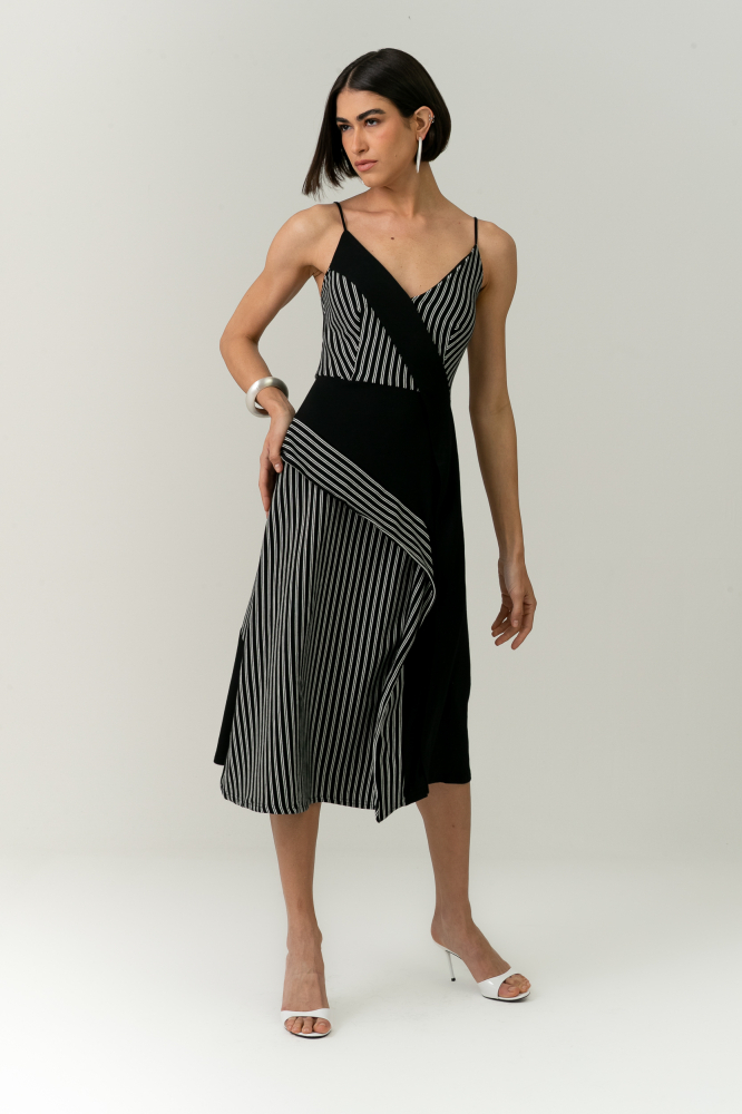 9037784 - Vestido Listrado Com Liso Assimétrico Faixas PRETO 9037784 - Vestido Listrado Com Liso Assimétrico Faixas PRETO