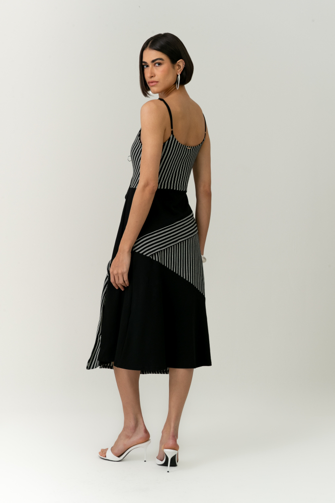 9037784 - Vestido Listrado Com Liso Assimétrico Faixas PRETO 9037784 - Vestido Listrado Com Liso Assimétrico Faixas PRETO