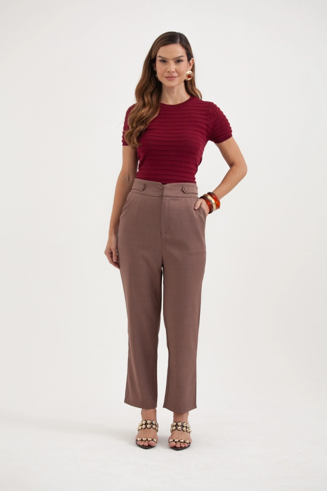 9037807 - Calça Alfaiataria Martingale Cós E Elástico MARROM 9037807 - Calça Alfaiataria Martingale Cós E Elástico MARROM - Imagem 1