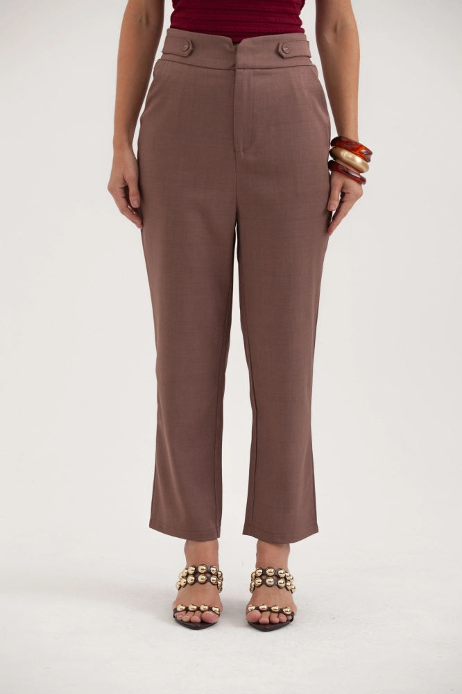 9037807 - Calça Alfaiataria Martingale Cós E Elástico MARROM 9037807 - Calça Alfaiataria Martingale Cós E Elástico MARROM - Imagem 2