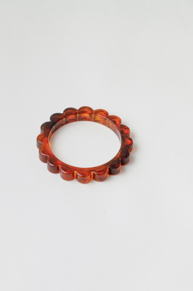9037844 - Bracelete Resinado Flor MARROM 9037844 - Bracelete Resinado Flor MARROM