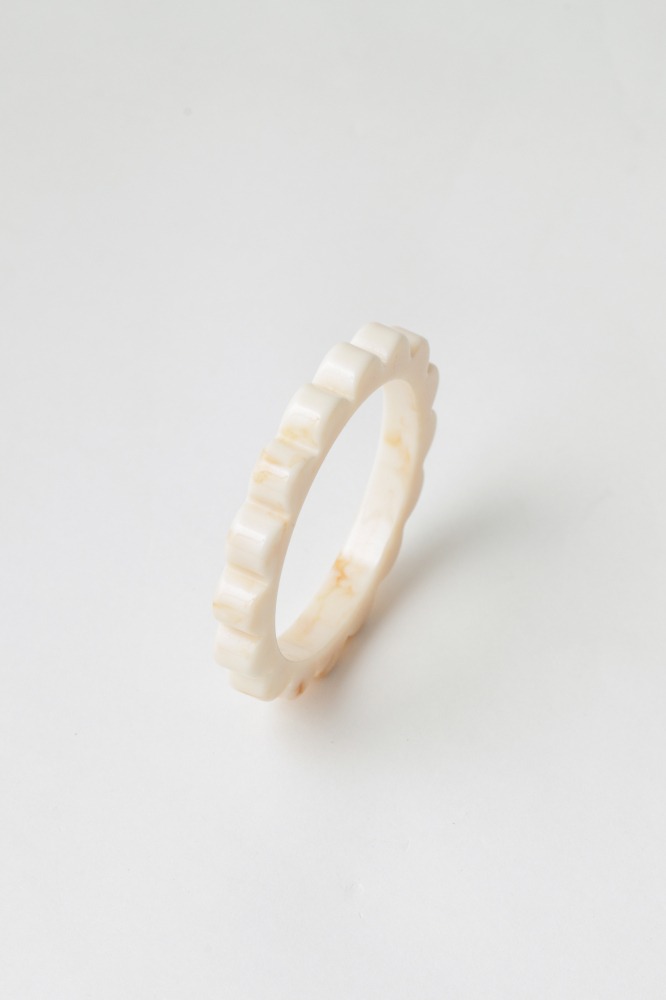 9037844 - Bracelete Resinado Flor OFF-WHITE 9037844 - Bracelete Resinado Flor OFF-WHITE