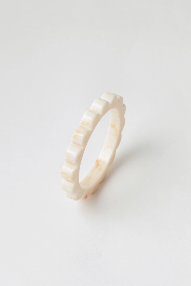 9037844 - Bracelete Resinado Flor OFF-WHITE 9037844 - Bracelete Resinado Flor OFF-WHITE - Imagem 1