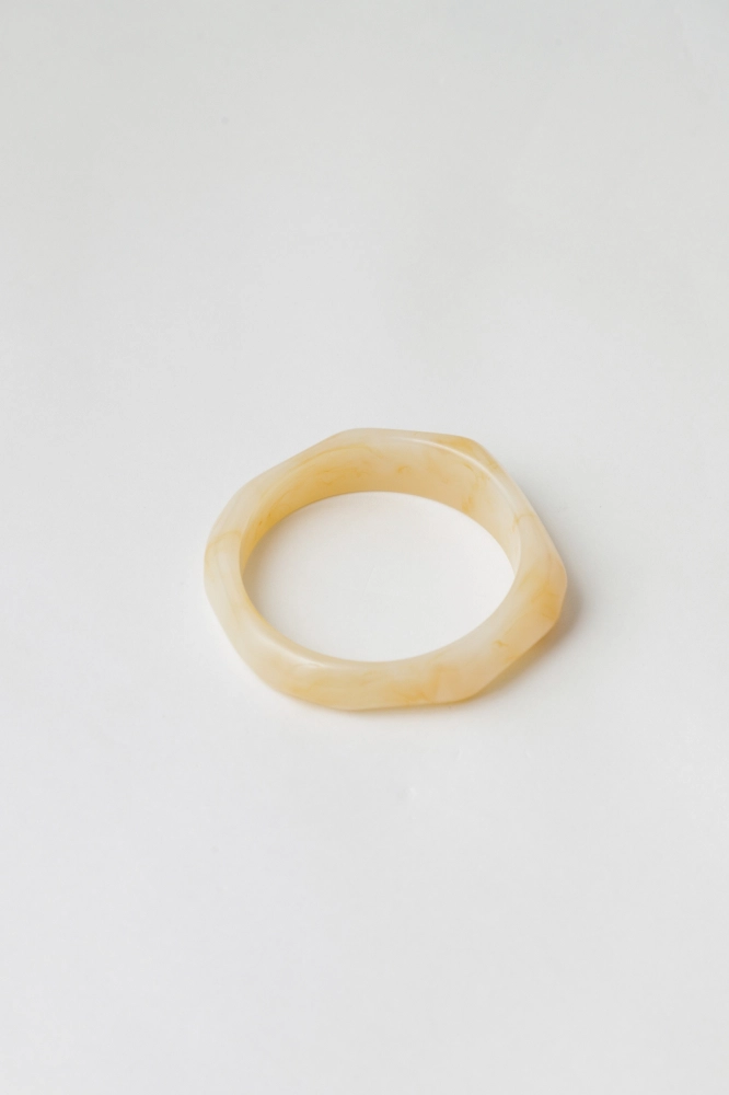 9037846 - Bracelete Resinado Fino Geométrico AREIA 9037846 - Bracelete Resinado Fino Geométrico AREIA - Imagem 1