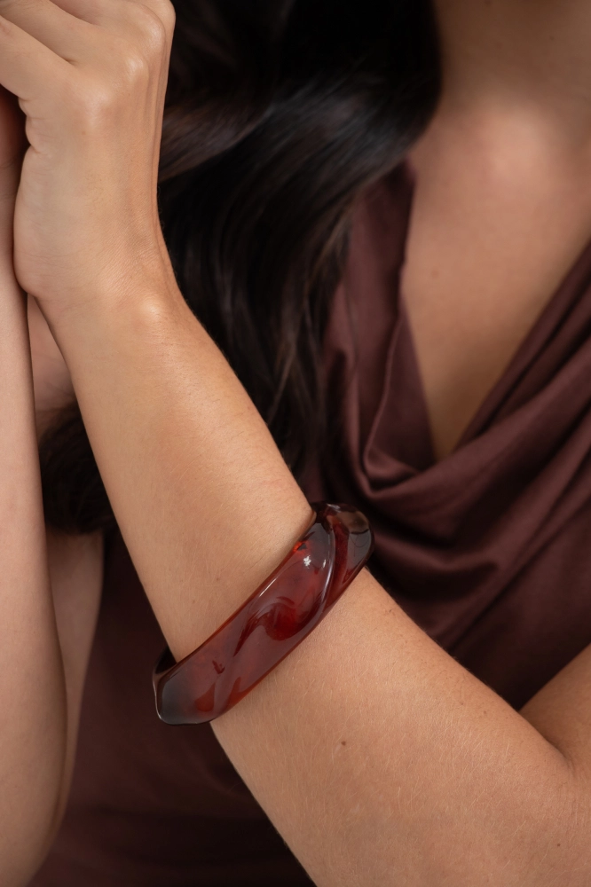 9037849 - Bracelete Resinado Médio Retorcido MARROM 9037849 - Bracelete Resinado Médio Retorcido MARROM - Imagem 2