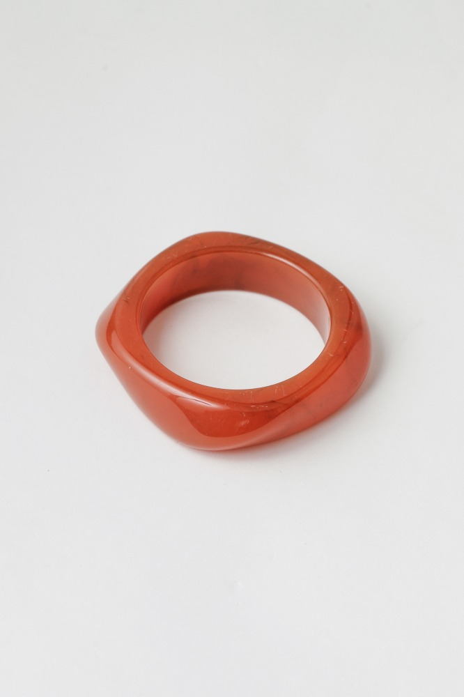 9037852 - Bracelete Resinado Médio Ondulado CARAMELO