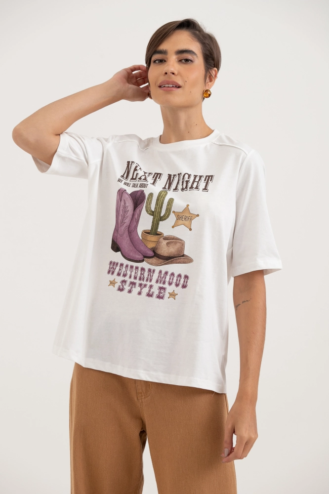 9037953 - Camiseta Next Night Country OFF-WHITE 9037953 - Camiseta Next Night Country OFF-WHITE - Imagem 2