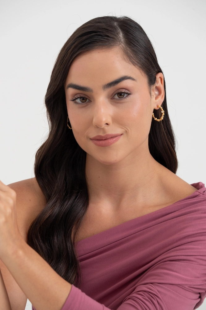 9037956 - Brinco Argola Pequena com Esferas e Strass DOURADO - Imagem 2