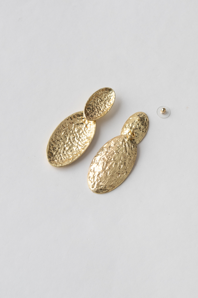 9038014 - Brinco Oval Pendente Texturizado DOURADO 9038014 - Brinco Oval Pendente Texturizado DOURADO