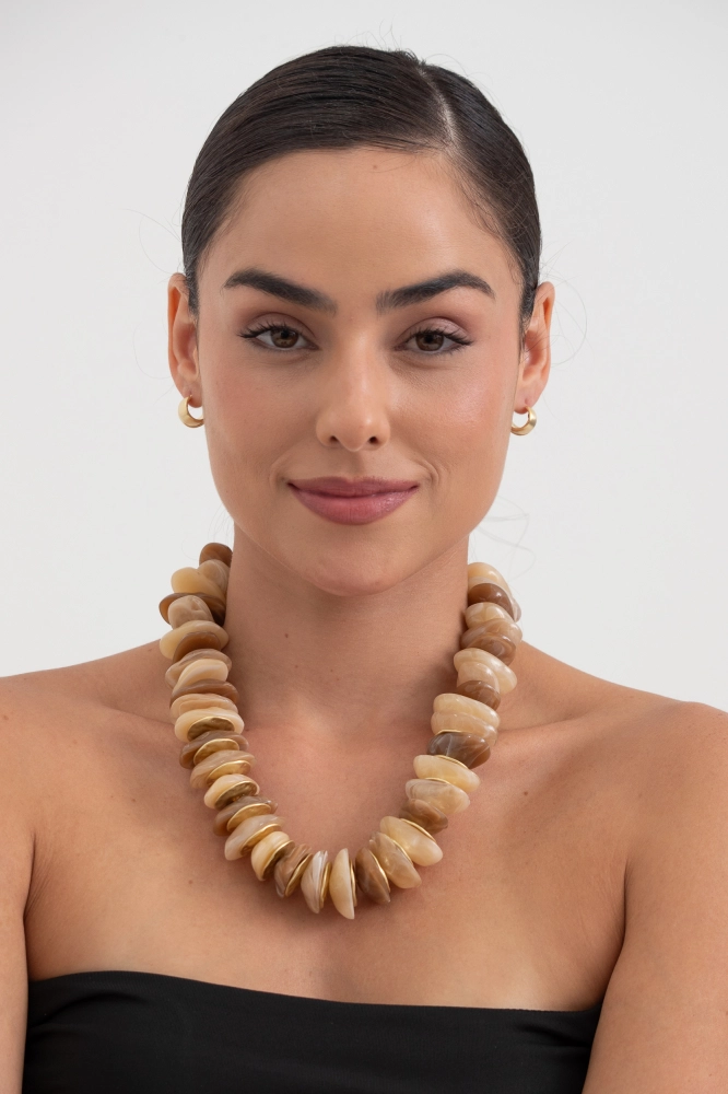 9038019 - Colar Pedras Resinadas Com Argolas BEGE 9038019 - Colar Pedras Resinadas Com Argolas BEGE - Imagem 2